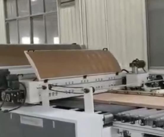 泰上機械木門帶側(cè)邊UV涂裝生產(chǎn)線